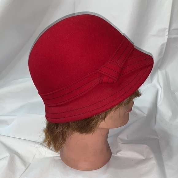 Kate Landry Red Wool Cap 21” - Picture 2 of 7